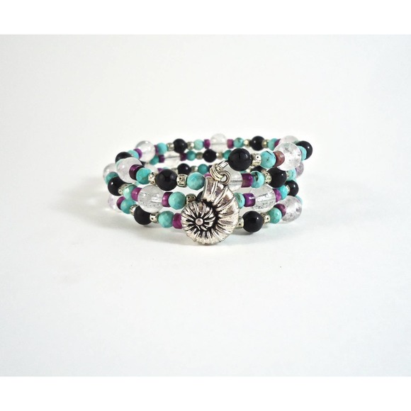 Shell Bracelet Handmade Jewelry Memory Wire Bracelet - Picture 1 of 3